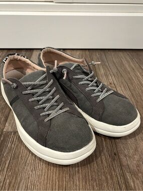 HEYDUDE Karina slip-on sneakers size women’s 8